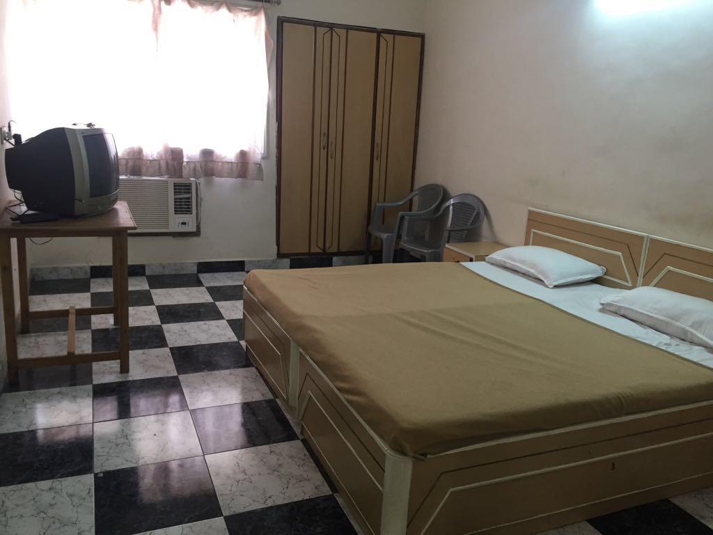 Royale Inn Вапи Экстерьер фото